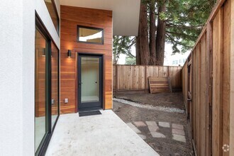 Building Photo - Private, Elegant and Sophisticated Westsid...