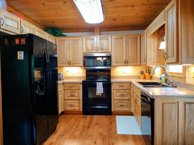 Building Photo - 386 Arbor Dr