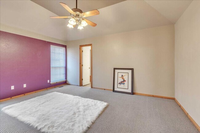 Building Photo - Look at this Bonus Room!!!