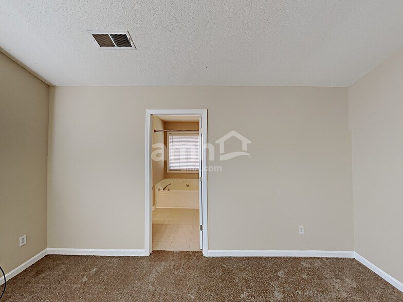 Building Photo - 6638 Shady Ridge Ln