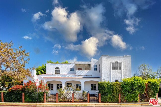 Building Photo - 6686 Drexel Ave