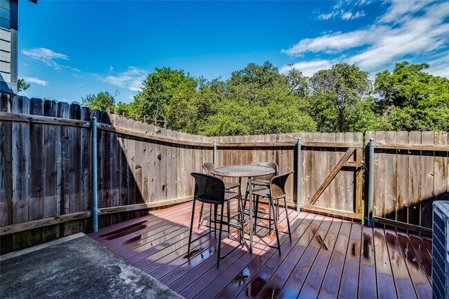 Building Photo - 1411 Gracy Farms Ln