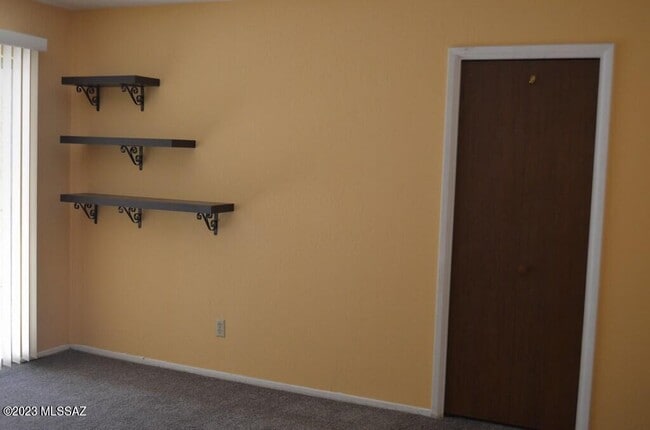 Building Photo - 961 Vía Terrado