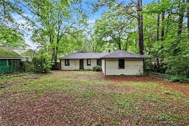 Building Photo - 3743 Poplar Dr