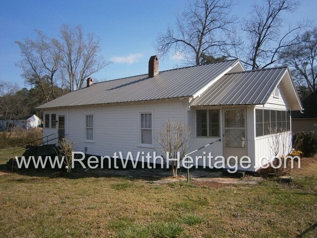 Building Photo - GORGEOUS RANCH/ GRAND PA'S BUNGELOW/ 1.6 ACRES/ FRONT PORCH/ PRIVATE YARD