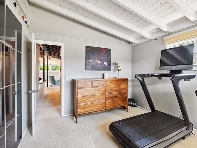 Building Photo - 6017 Halifax Ave S