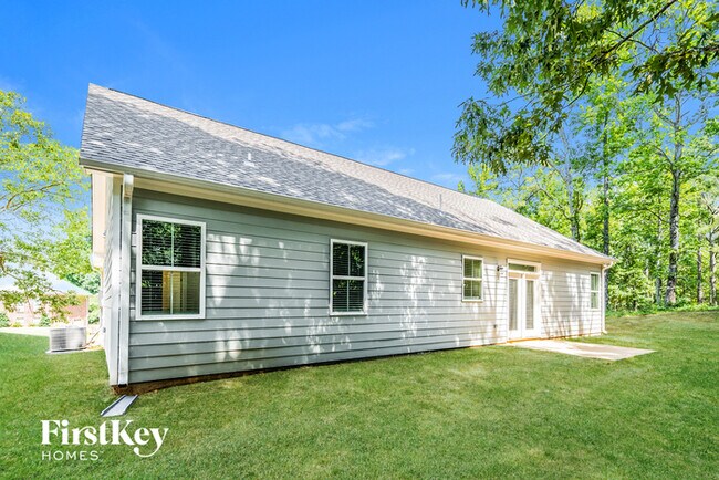 Building Photo - 7681 Cloverdell Dr