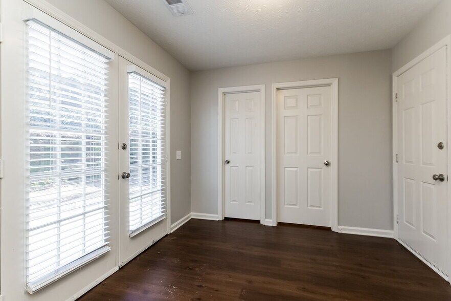 Building Photo - 1902 Shadbark Ct