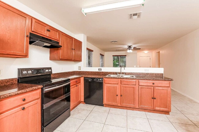 Building Photo - 5082 E Kittentails Dr