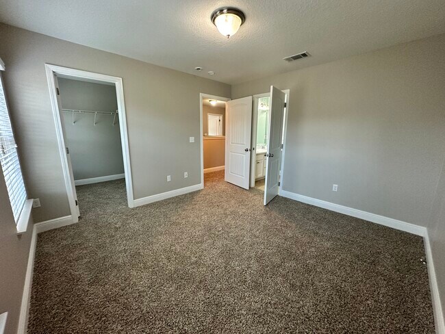 Building Photo - 55 N Knightsbridge Ct