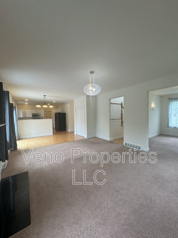 Building Photo - 17 Ironwood Street