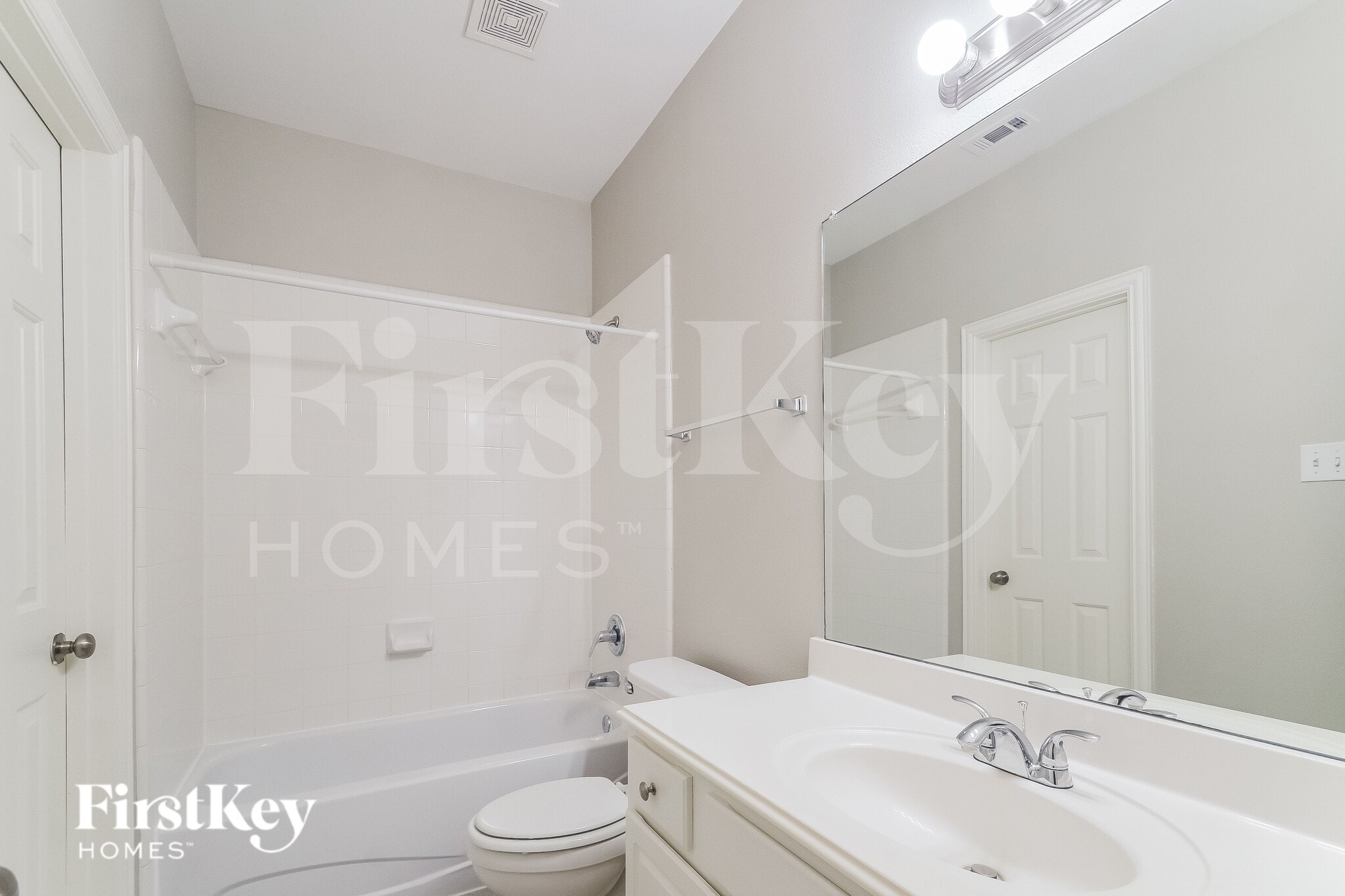 Building Photo - 3921 Cloudcrest Dr