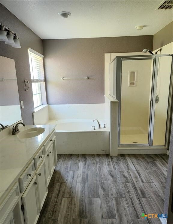 Building Photo - 706 Wagon Wheel Dr