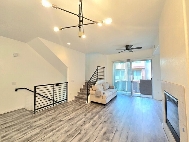 Building Photo - 6605 N 93RD Ave
