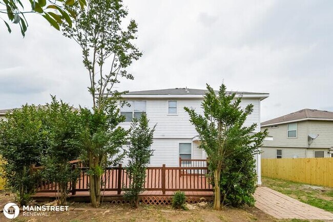 Building Photo - 9002 Roaring Spring, Universal City, TX 78148