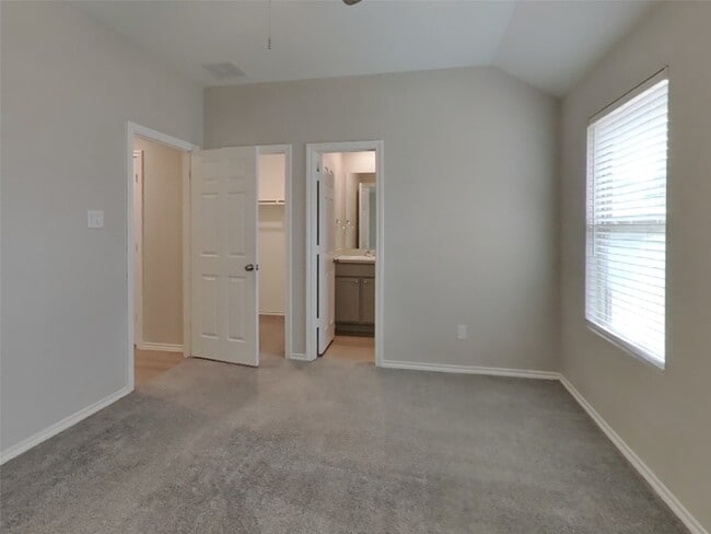 Building Photo - 11151 N Lake Mist Ln