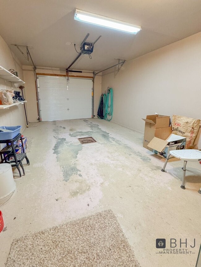 Building Photo - BIG HORN - 3 Bedroom/ 2 Bath HOME FOR RENT