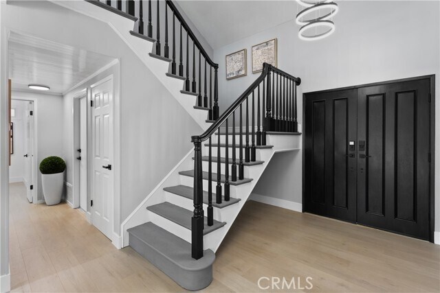 Building Photo - 9882 Kings Canyon Dr