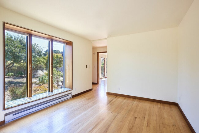 Building Photo - 166 Cedar Rd