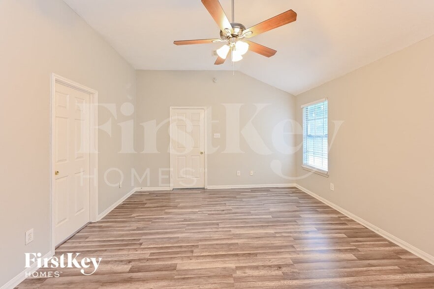 Building Photo - 2614 Spring Bend Dr