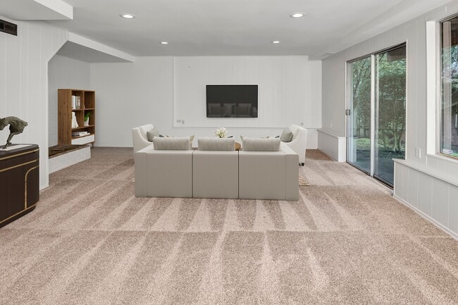 Building Photo - 3065 124th Ave NE