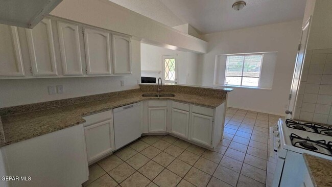 Building Photo - 1529 Plaza Verde Dr