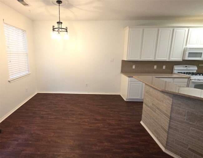 Building Photo - 114 E Stedhill Loop