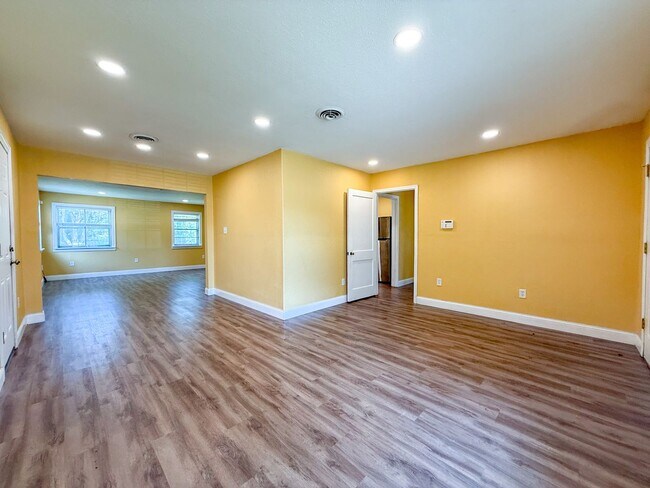 Building Photo - Available NOW!!!! This charming 1 story, 2...