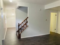 Building Photo - 502 Suismon St