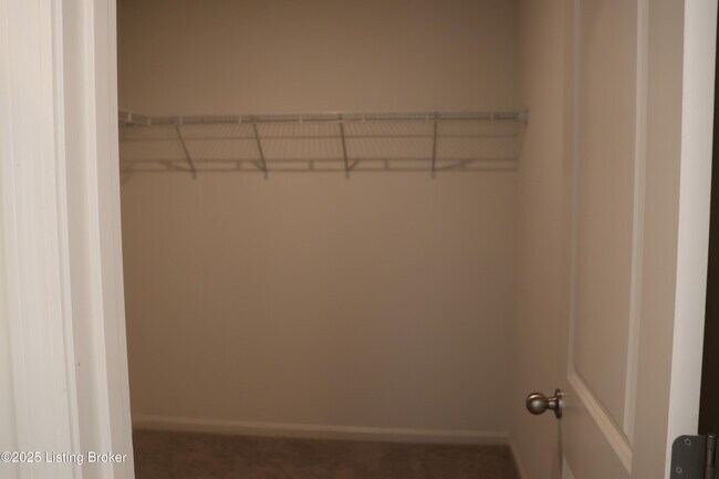 Building Photo - 11703 Parkview Pt