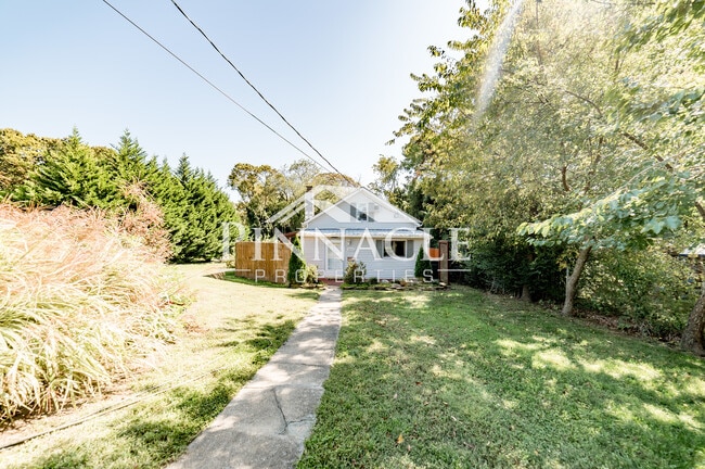 Building Photo - 5840 Quaker Pky