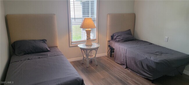 Building Photo - 4700 Tahiti Dr