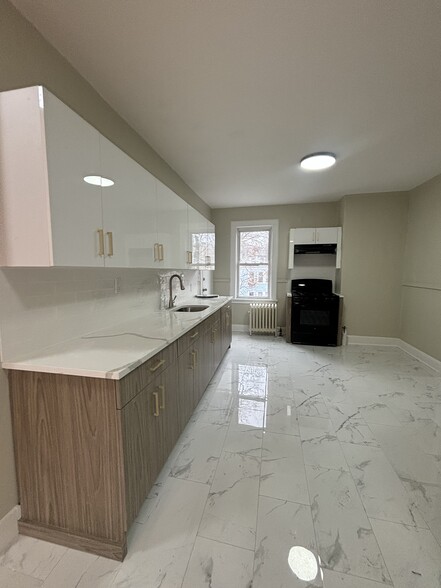 262 Ellis Ave 1 - 263 Ellis Ave