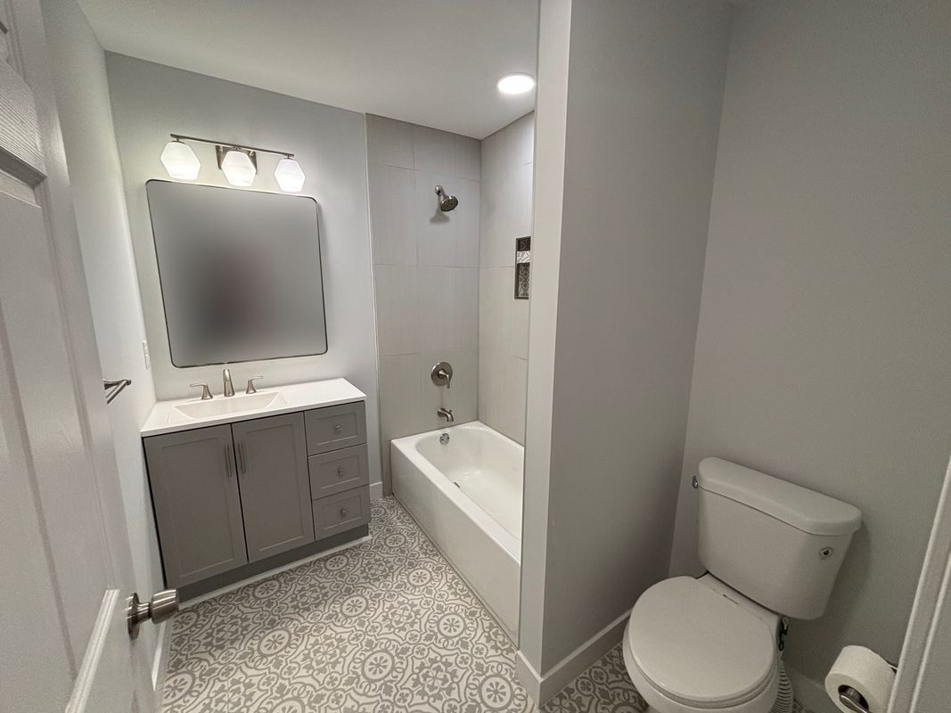 Building Photo - 1389 Lanvale Dr SW