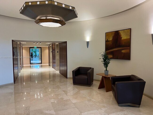 Building Photo - 2475 Brickell Ave
