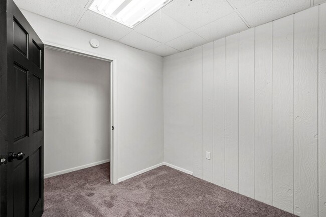 Building Photo - Gorgeous 3 Bedroom in Troy Hill available June 1!