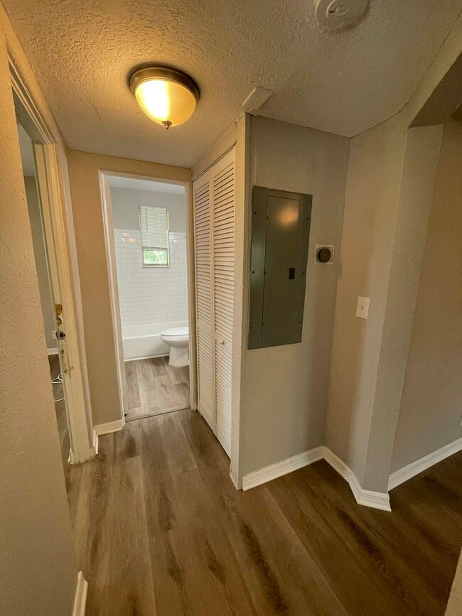 Building Photo - 1575 W 19th St