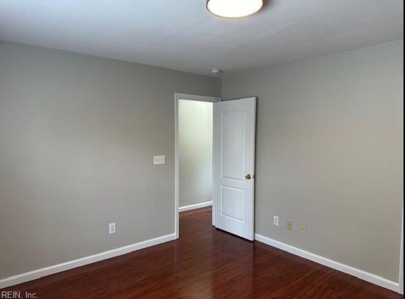 Building Photo - 4404 Glen Ellert Ct