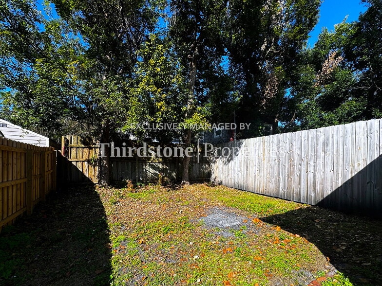 Building Photo - 2855 Lydia St