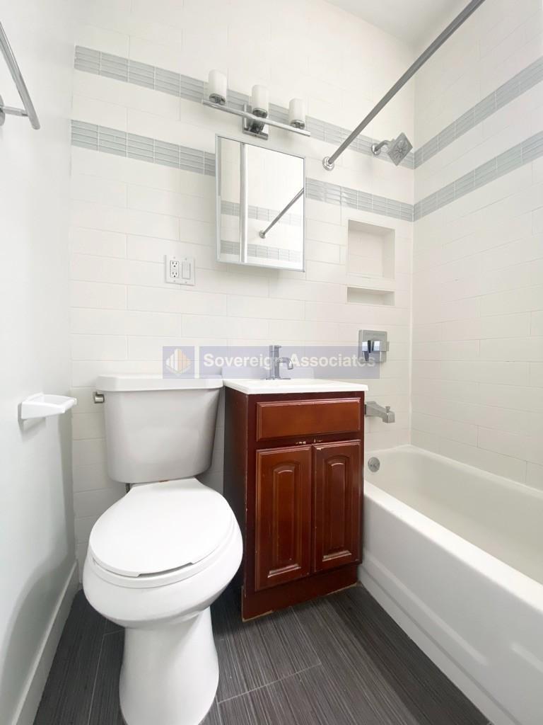 Building Photo - 523 W 156th St