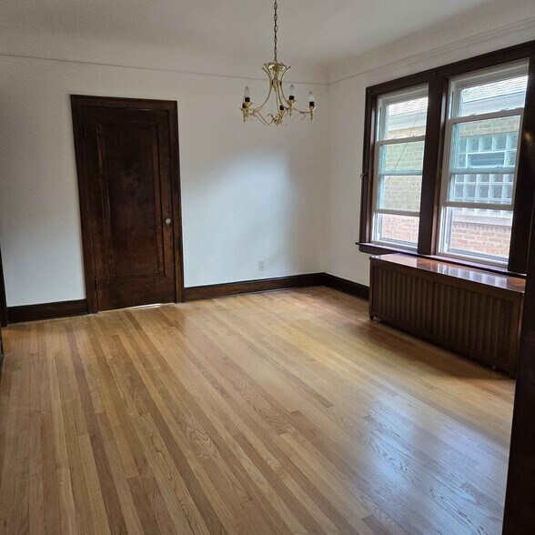 Building Photo - 6115 N Meade Ave