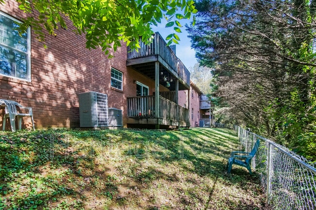 Building Photo - 4207 Iona Way