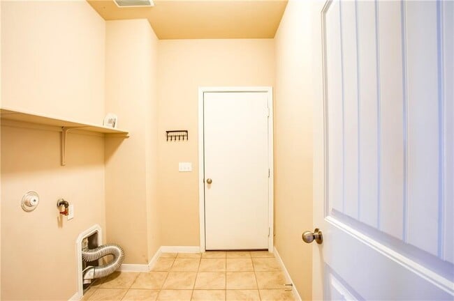 Building Photo - 607 Brashear Ln