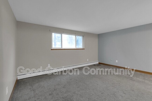Building Photo - Creekside Court Apartments