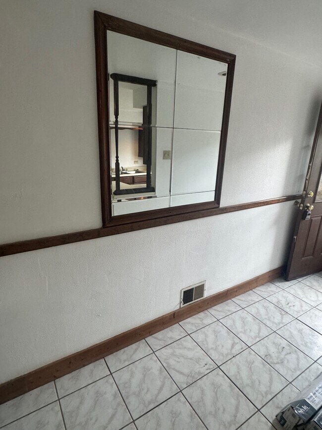 Building Photo - 1 Cabin St