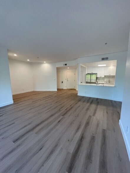 Building Photo - 4477 Woodman Ave