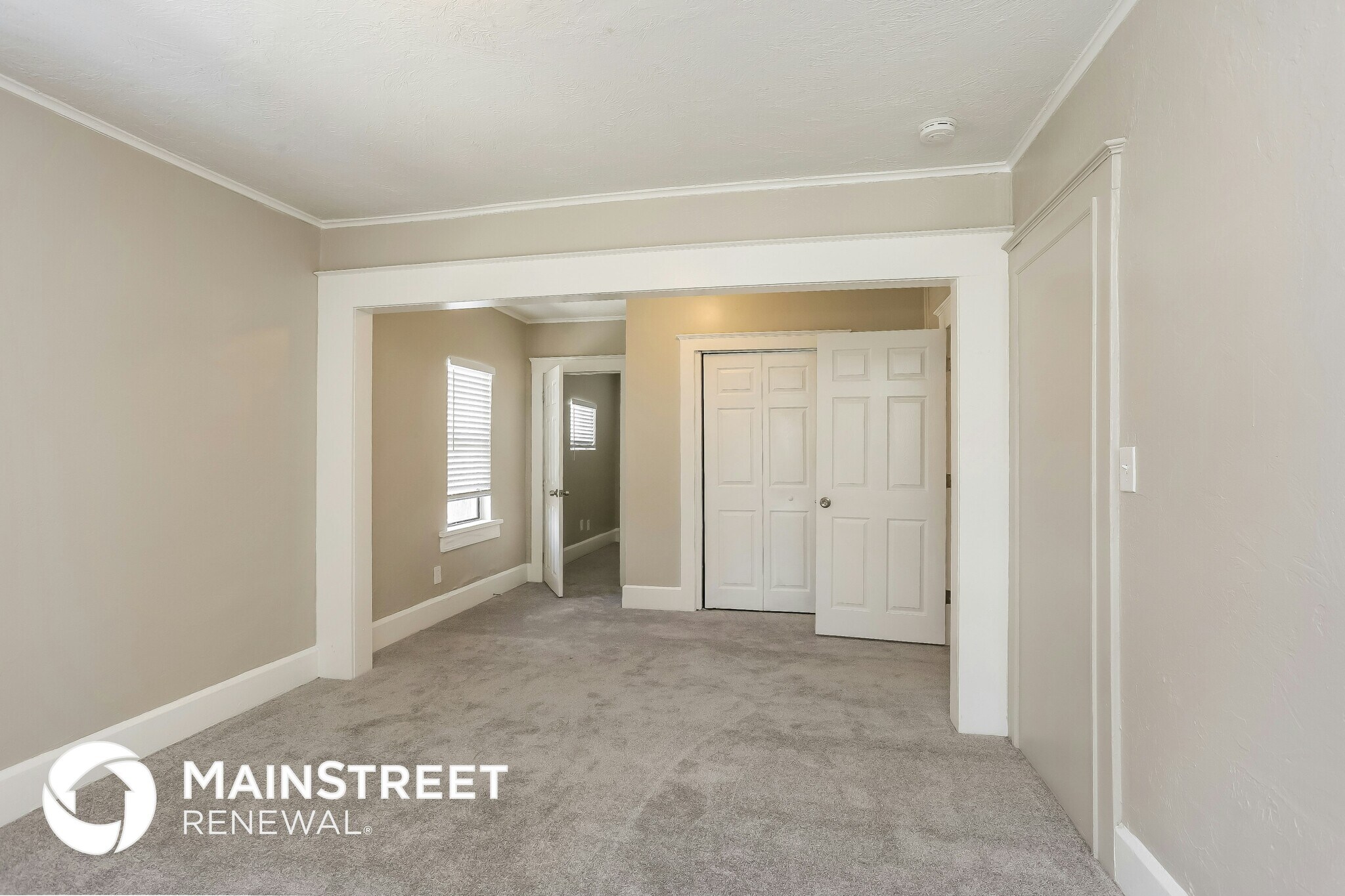 Building Photo - 4010 1st Ave S