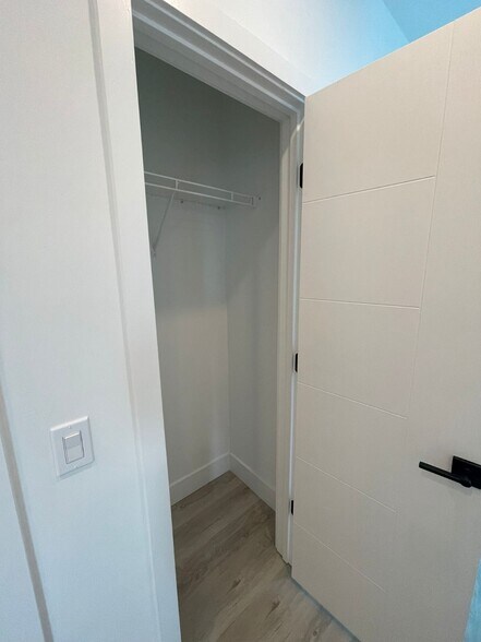 Building Photo - 147 NW 32nd St