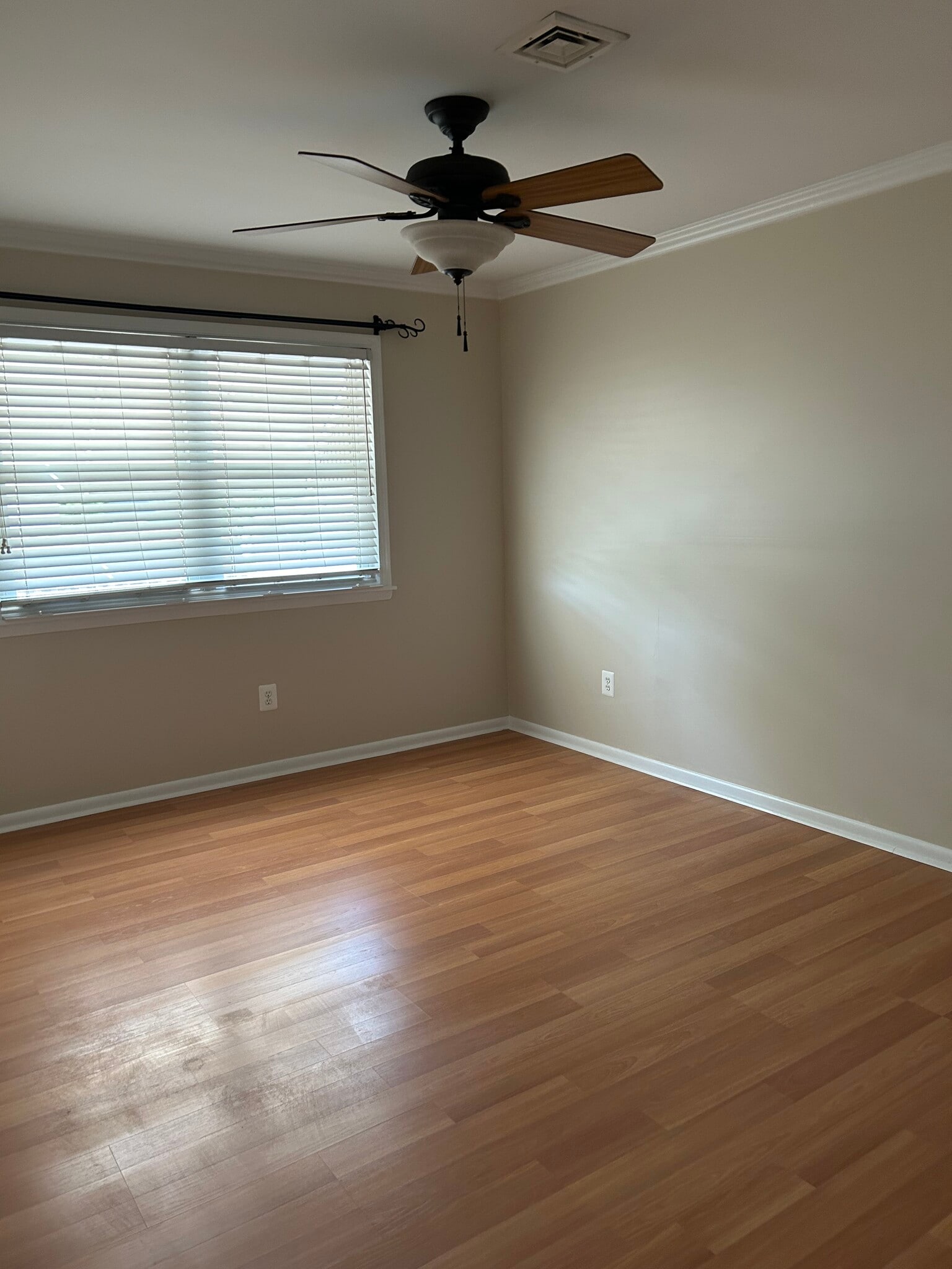 Building Photo - 8124 Ryers Ave