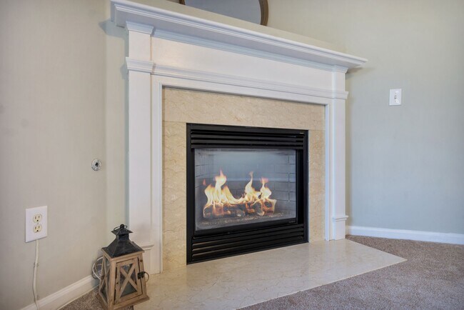 Building Photo - Updated 3-Bed, 2.5-Bath Yorktown Condo with Modern Kitchen, Parking & Community Amenities